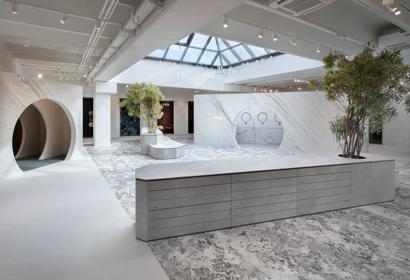Light, permeability, comfort and beauty: the restyled FAB Fiandre Architectural Bureau showroom in Castellarano, designed by Area 17